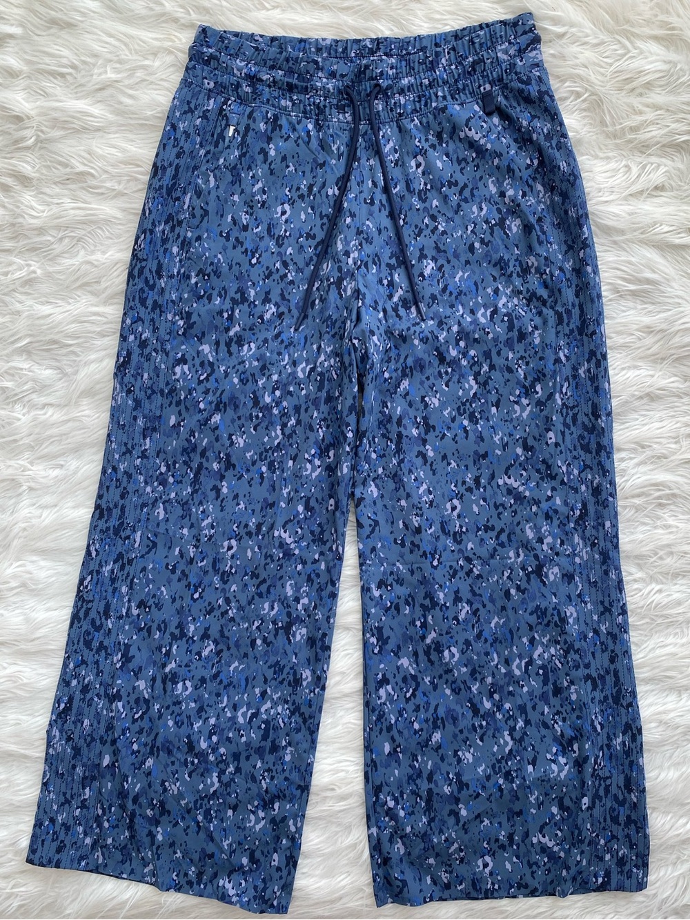 Athleta | Blue Printed Avenue Wide Leg Crop Pant
